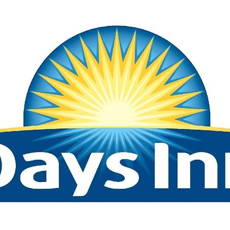 Days Inn By Wyndham Brooklyn Eastern Parkway New York Exterior foto