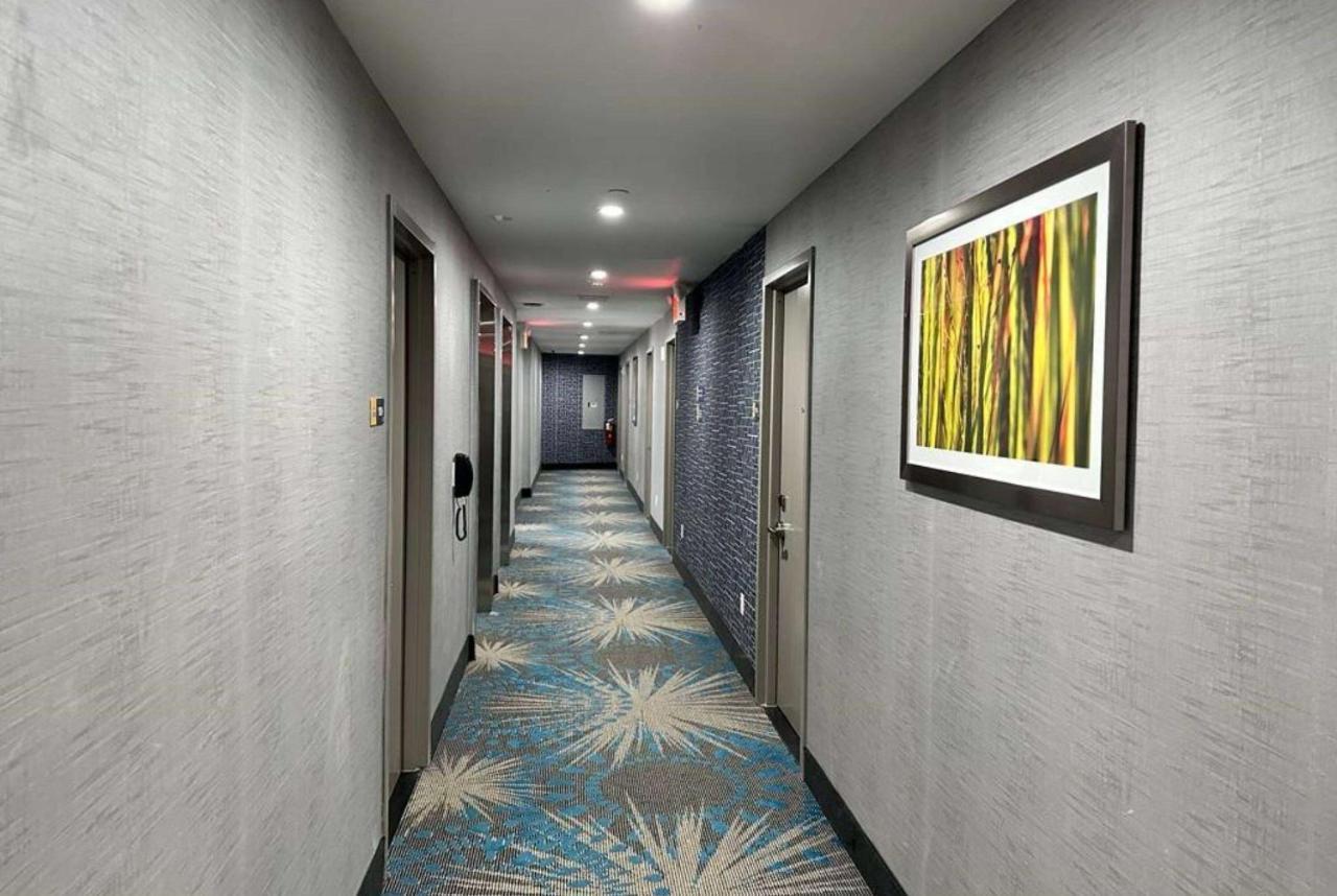 Days Inn By Wyndham Brooklyn Eastern Parkway New York Exterior foto